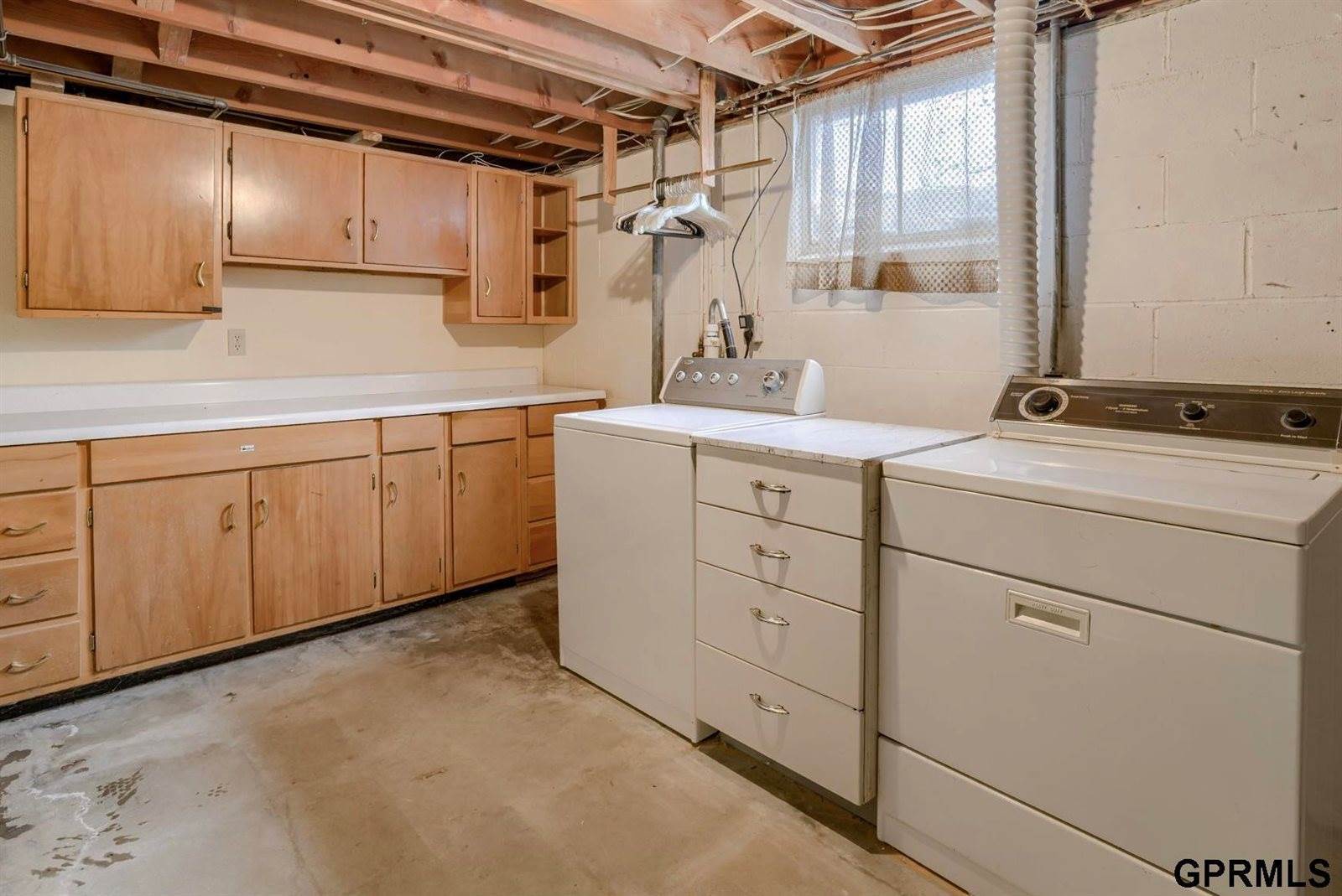 1221 Robin Drive, Bellevue, NE 68005