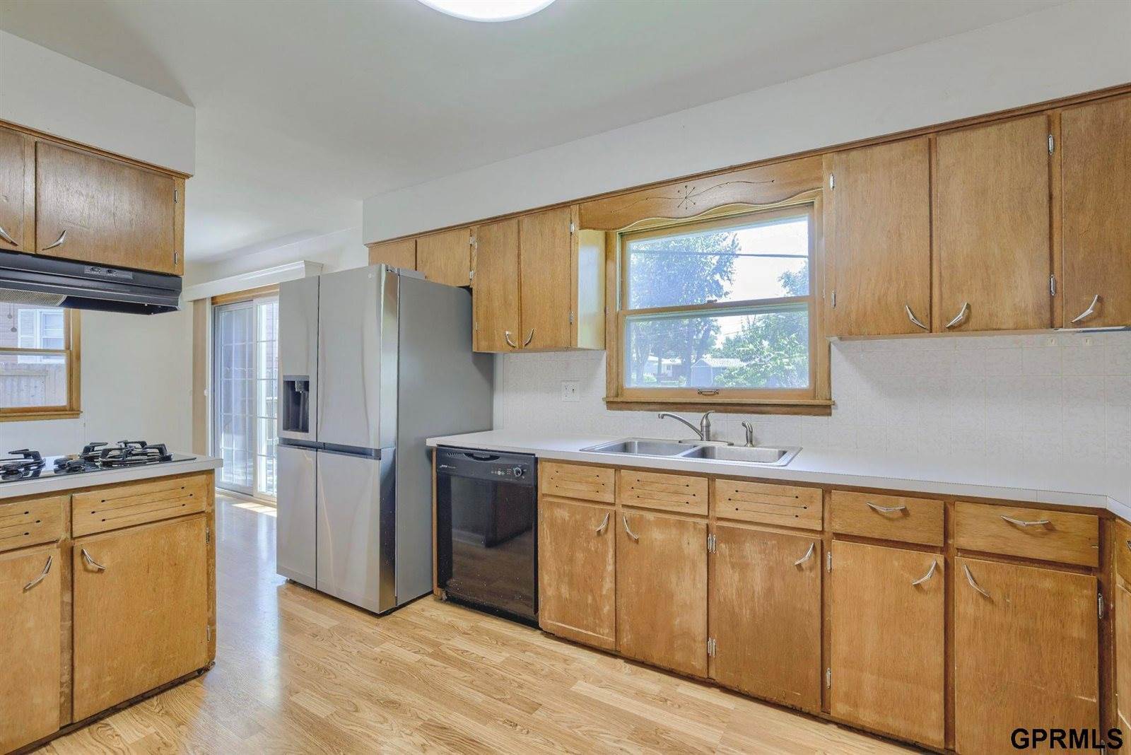 1221 Robin Drive, Bellevue, NE 68005