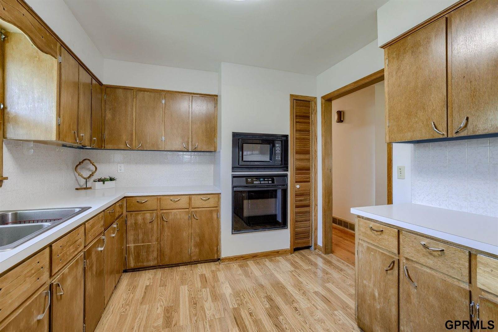 1221 Robin Drive, Bellevue, NE 68005