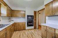 1221 Robin Drive, Bellevue, NE 68005