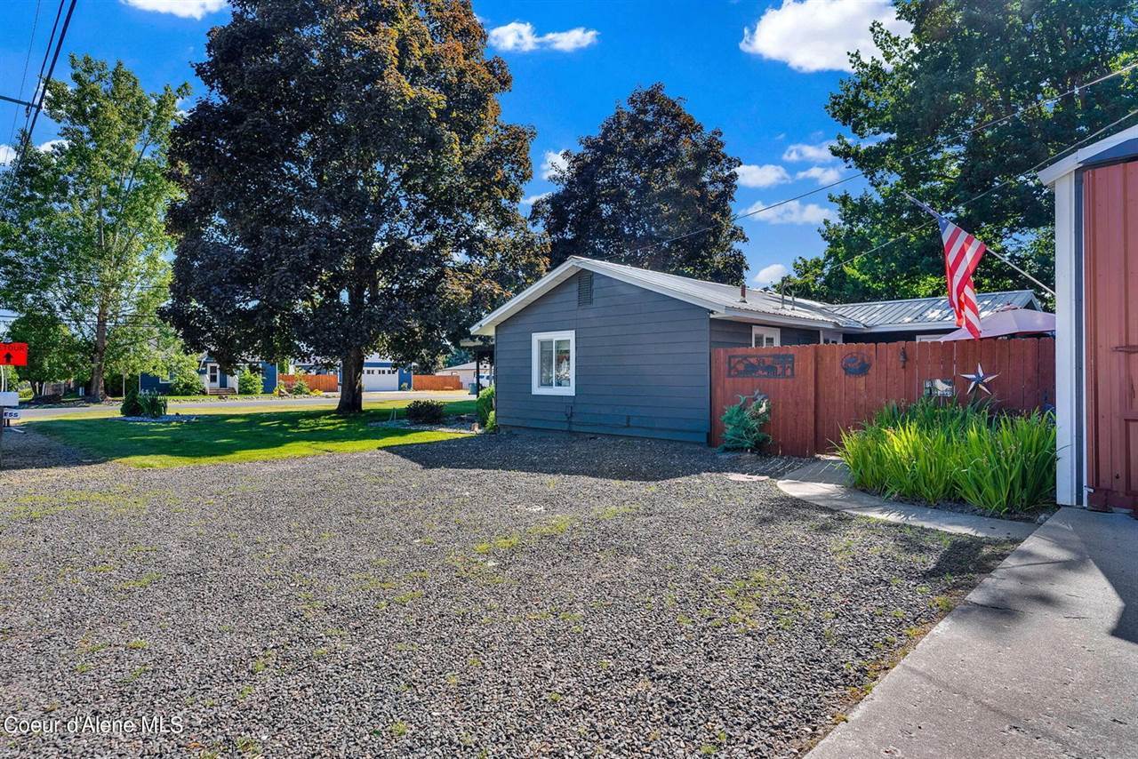 585 East Hayden Ave, Hayden, ID 83835