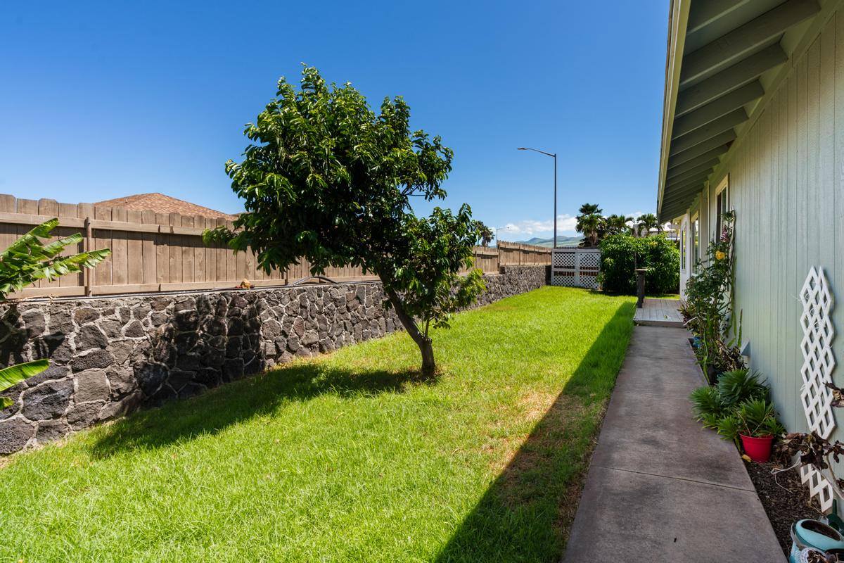 68-1723 Makuakane St, Waikoloa, HI 96738