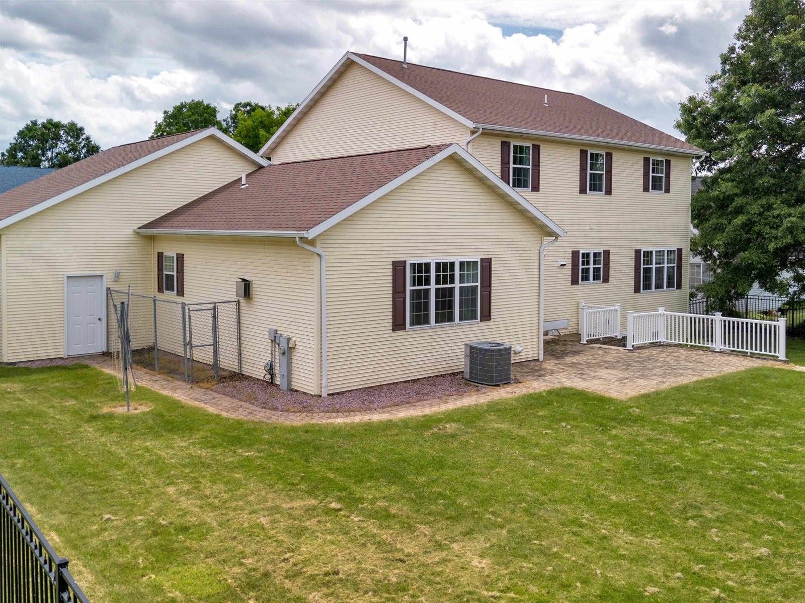 1213 W Ridge Road, Marshfield, WI 54449