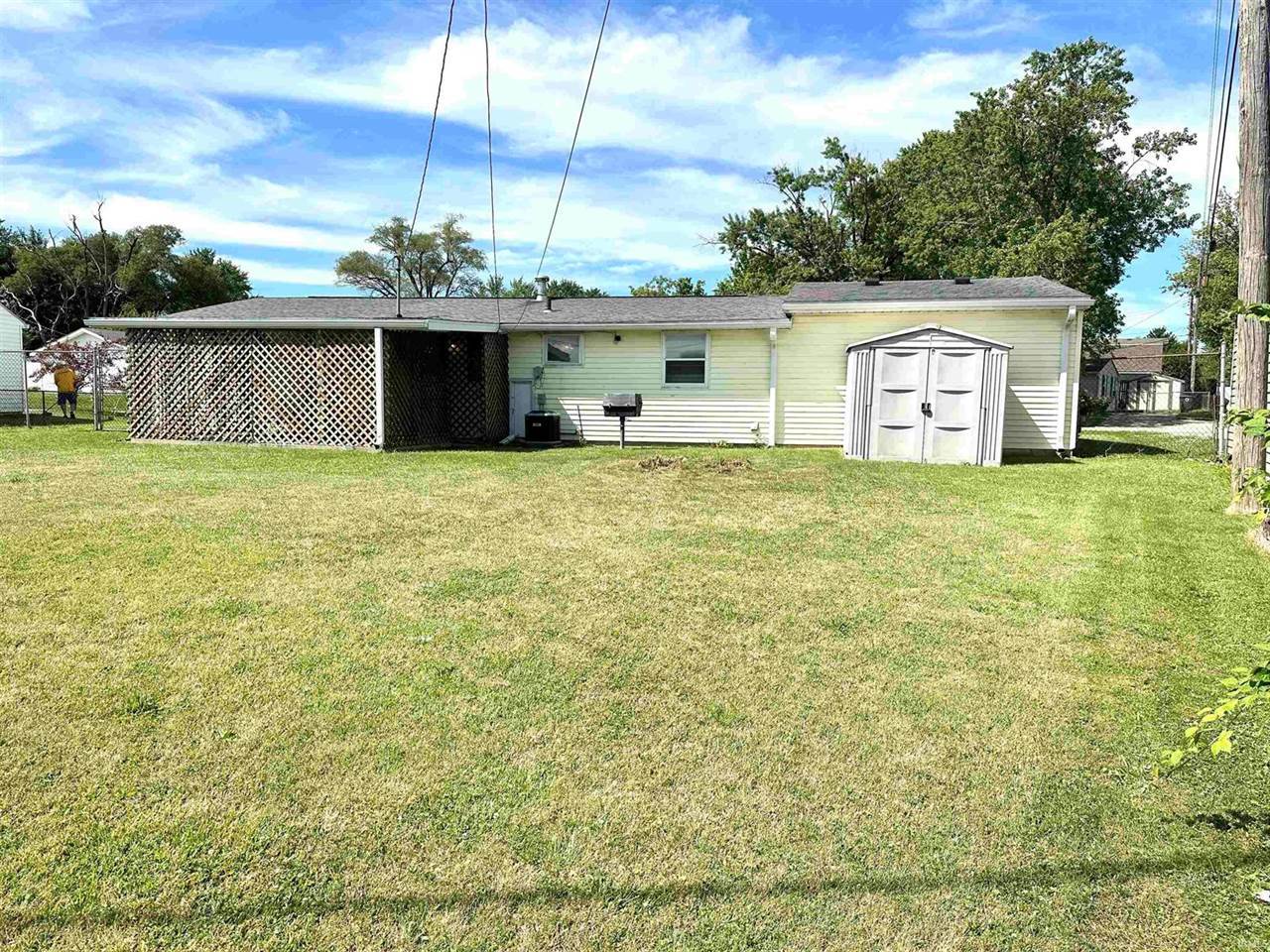 801 E Linda Layne, Muncie, IN 47303