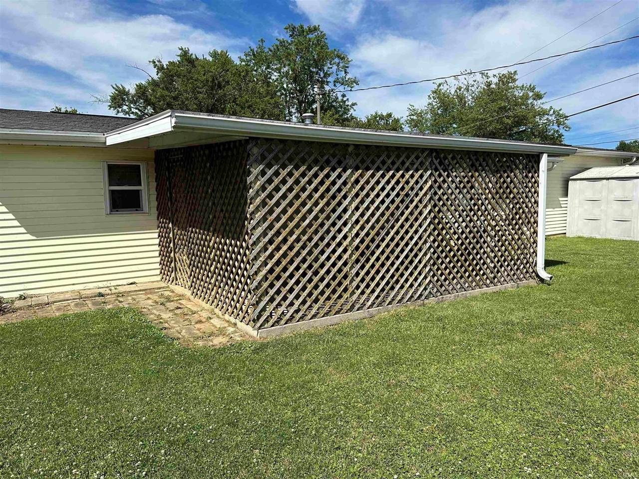 801 E Linda Layne, Muncie, IN 47303