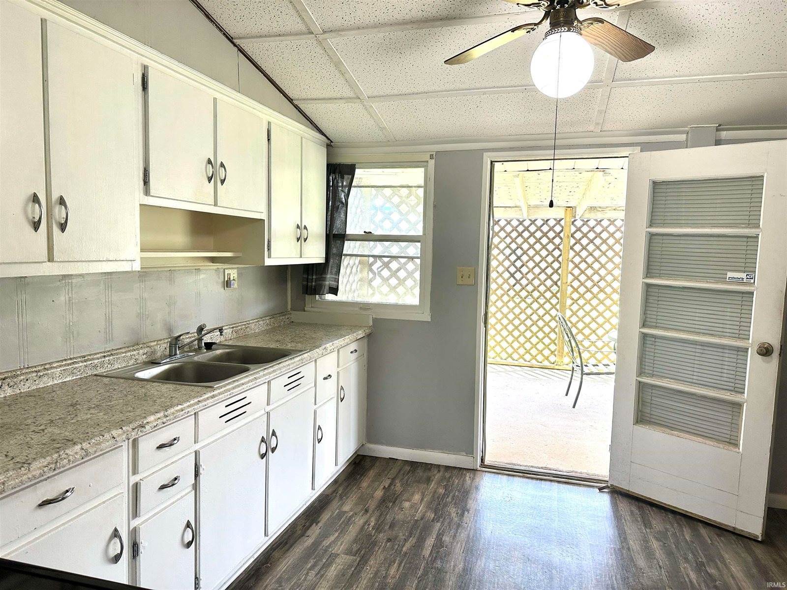 801 E Linda Layne, Muncie, IN 47303