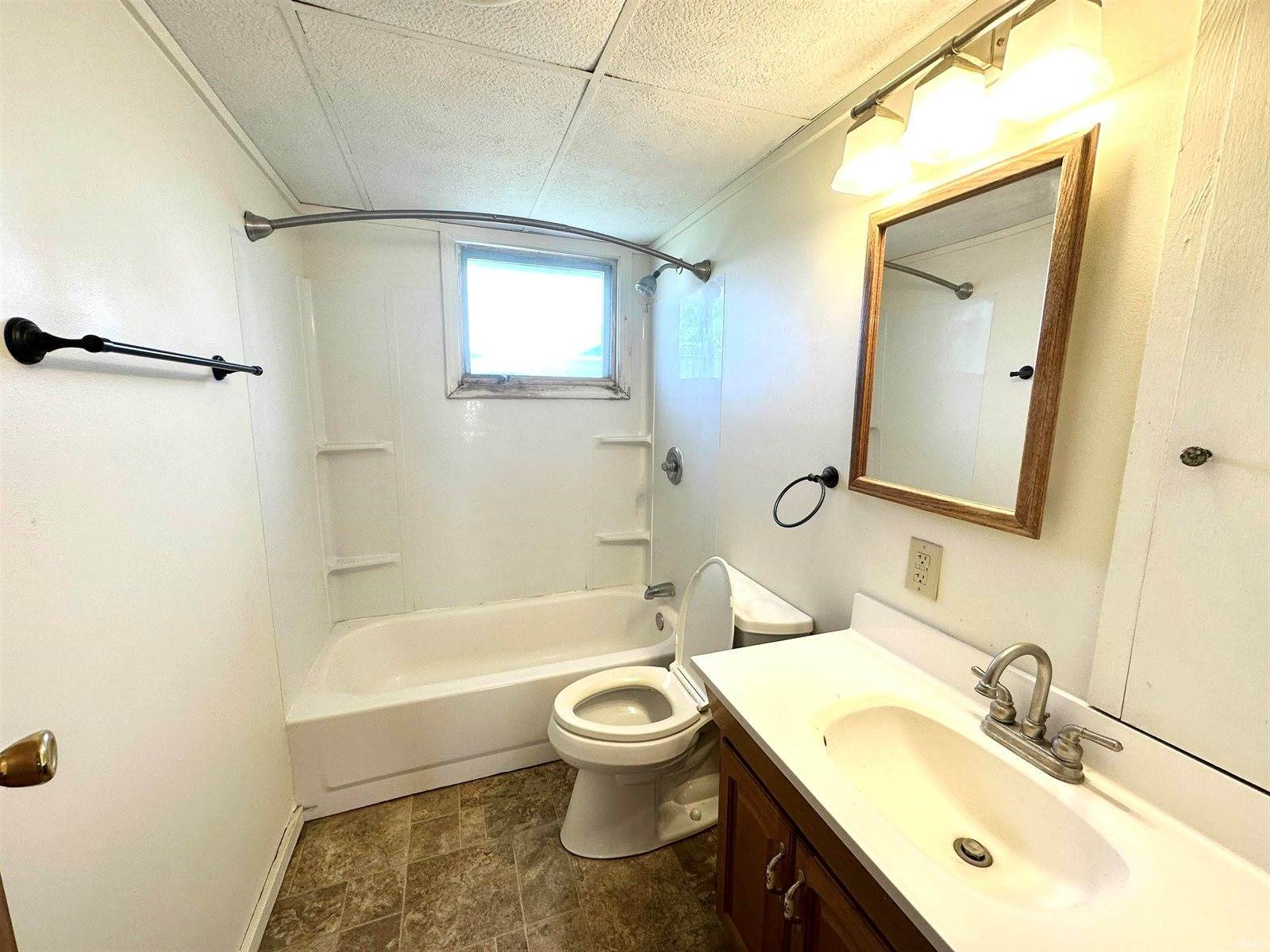 801 E Linda Layne, Muncie, IN 47303