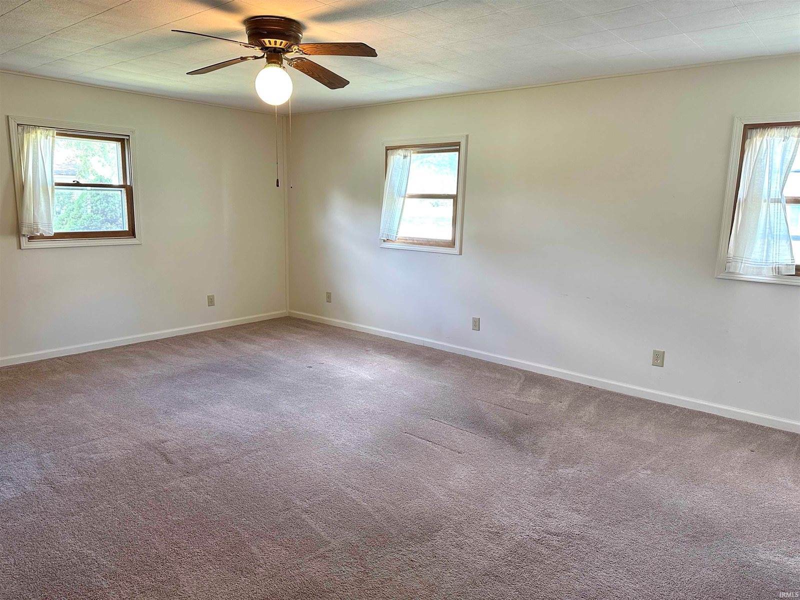 801 E Linda Layne, Muncie, IN 47303