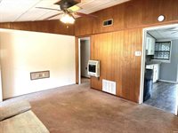 801 E Linda Layne, Muncie, IN 47303