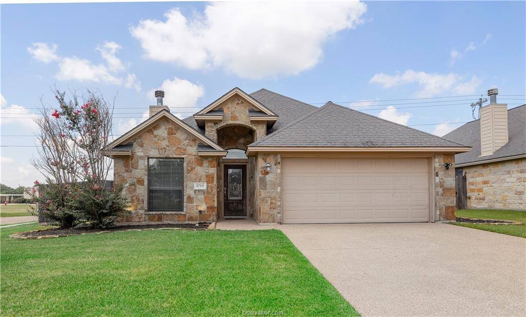 3744 Dove Hollow Lane, College Station, TX 77845