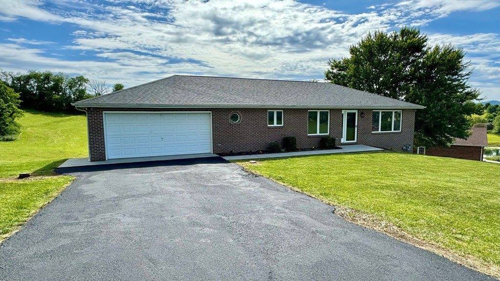 235 Asbury Lane, Wytheville, VA 24382