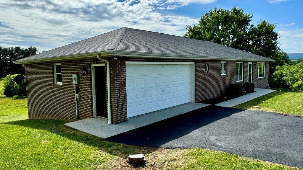 235 Asbury Lane, Wytheville, VA 24382