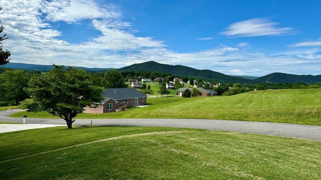 235 Asbury Lane, Wytheville, VA 24382