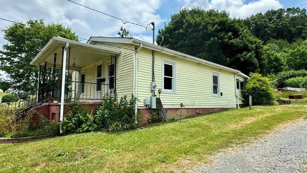 2225 West Ridge Road, Wytheville, VA 24382