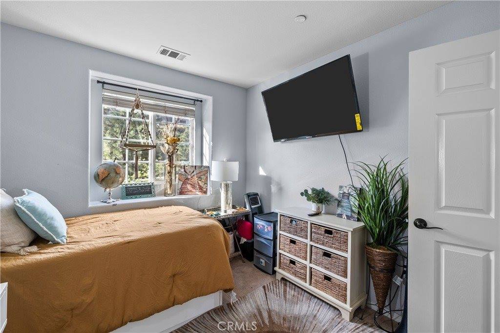 13848 Balboa Boulevard, Sylmar, CA 91342