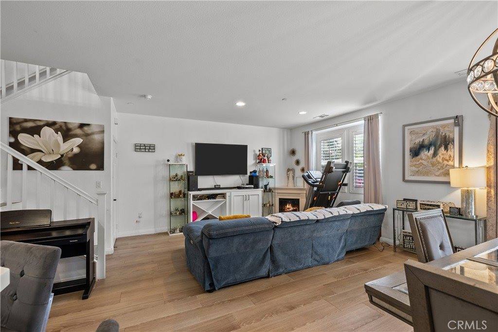 13848 Balboa Boulevard, Sylmar, CA 91342