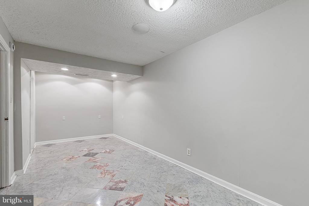 9804 Whiskey Run, Laurel, MD 20723