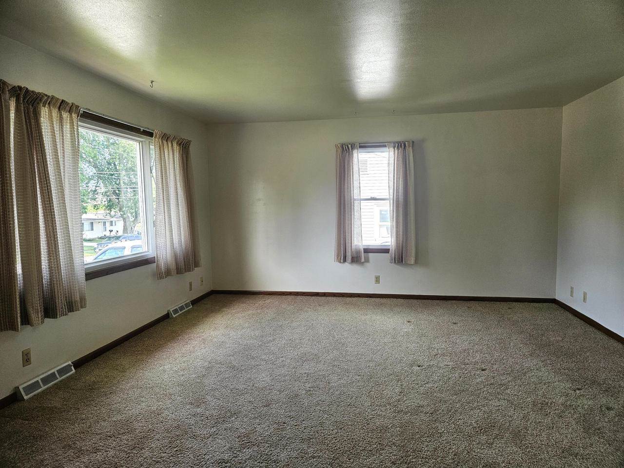 268 W Plymouth Sy, Jefferson, WI 53549