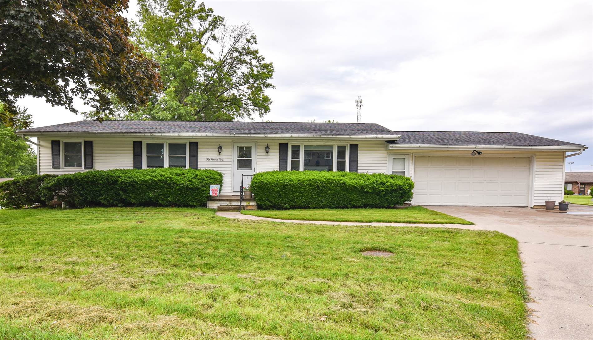 503 Hampton Ct, Williamsburg, IA 52361