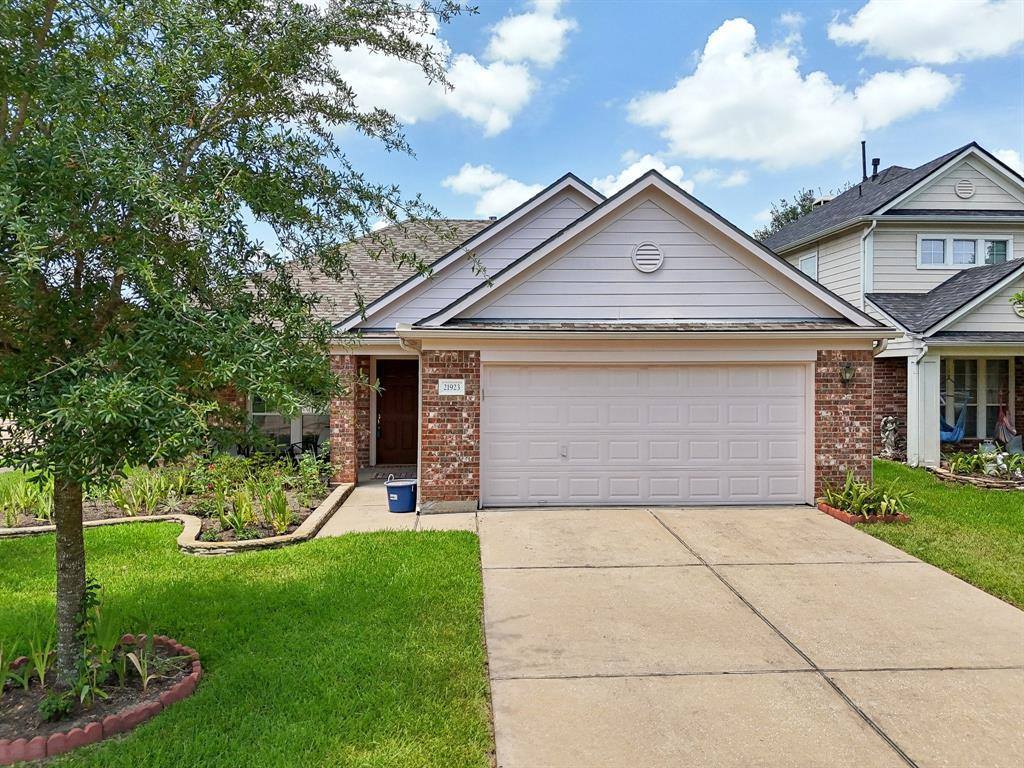 21923 Golden Cedar Drive, Cypress, TX 77433