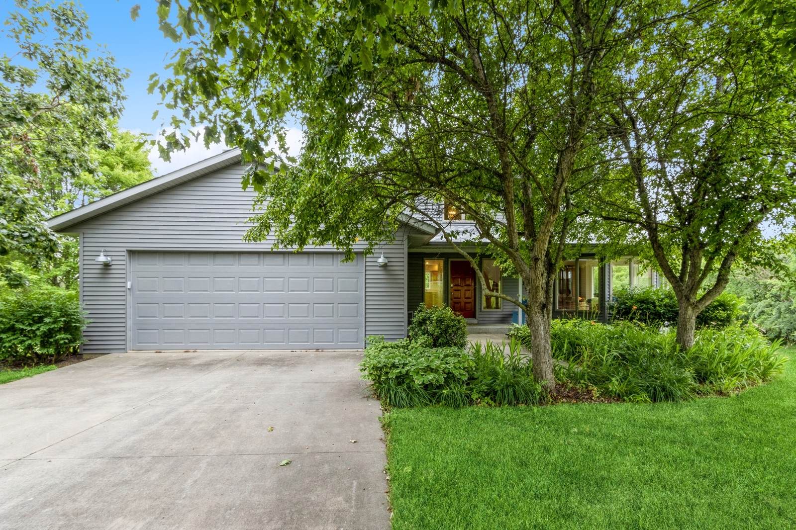 3073 Running Deer Rd NE, Iowa City, IA 52240