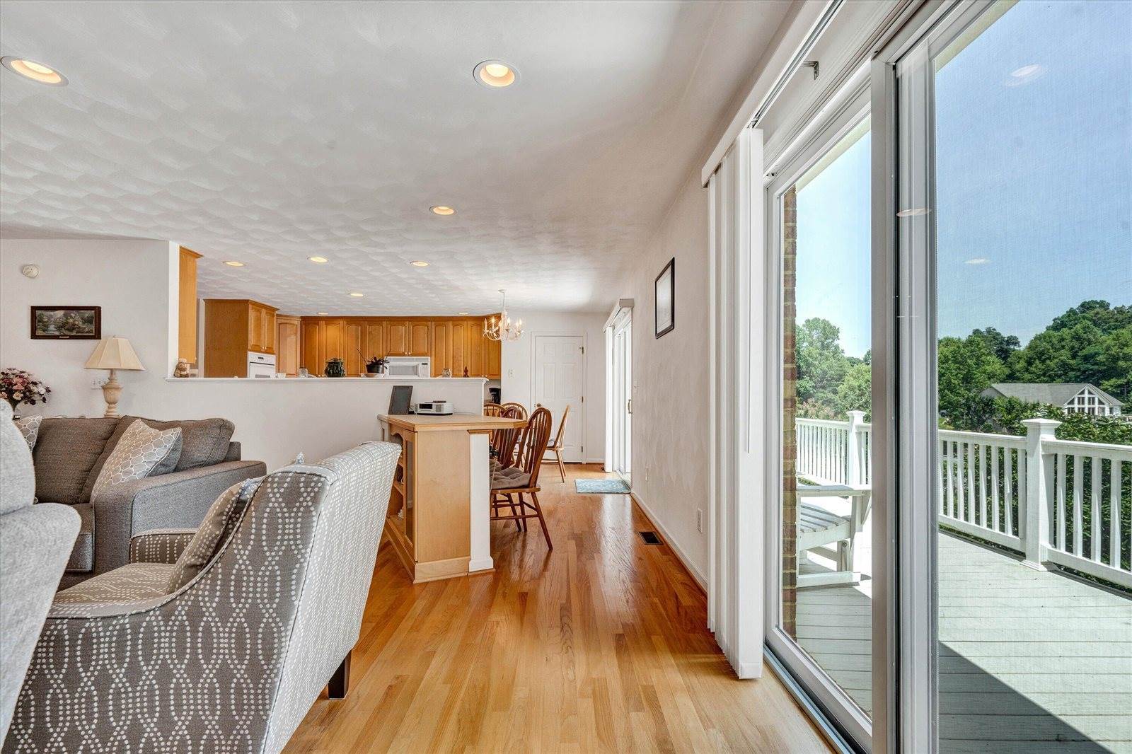 559 Boxwoodgreen Dr, Wirtz, VA 24184