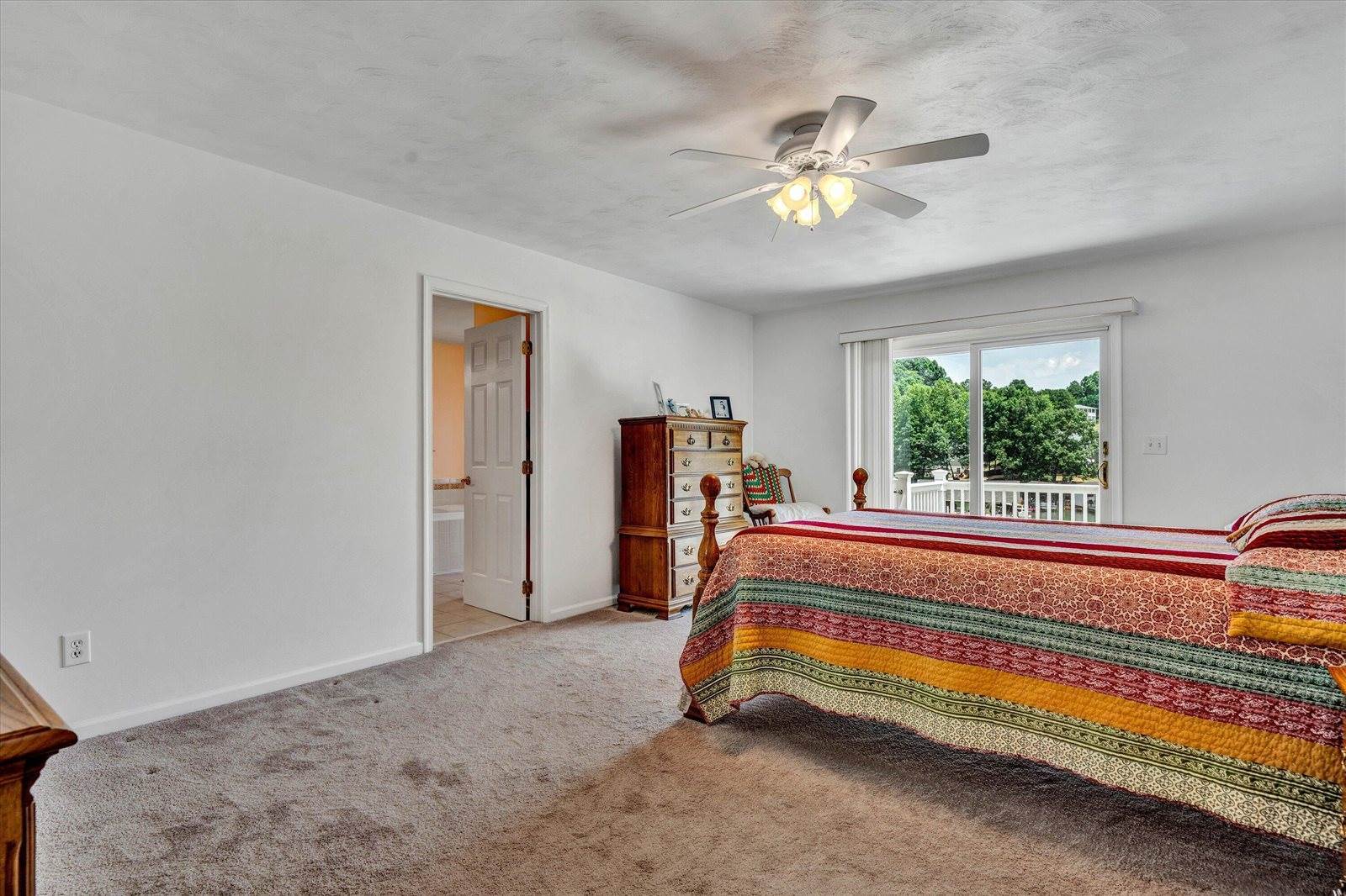 559 Boxwoodgreen Dr, Wirtz, VA 24184