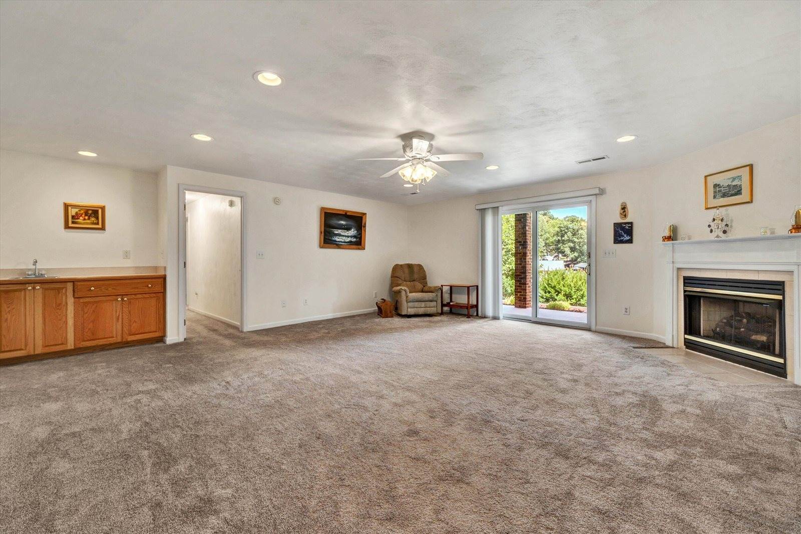 559 Boxwoodgreen Dr, Wirtz, VA 24184