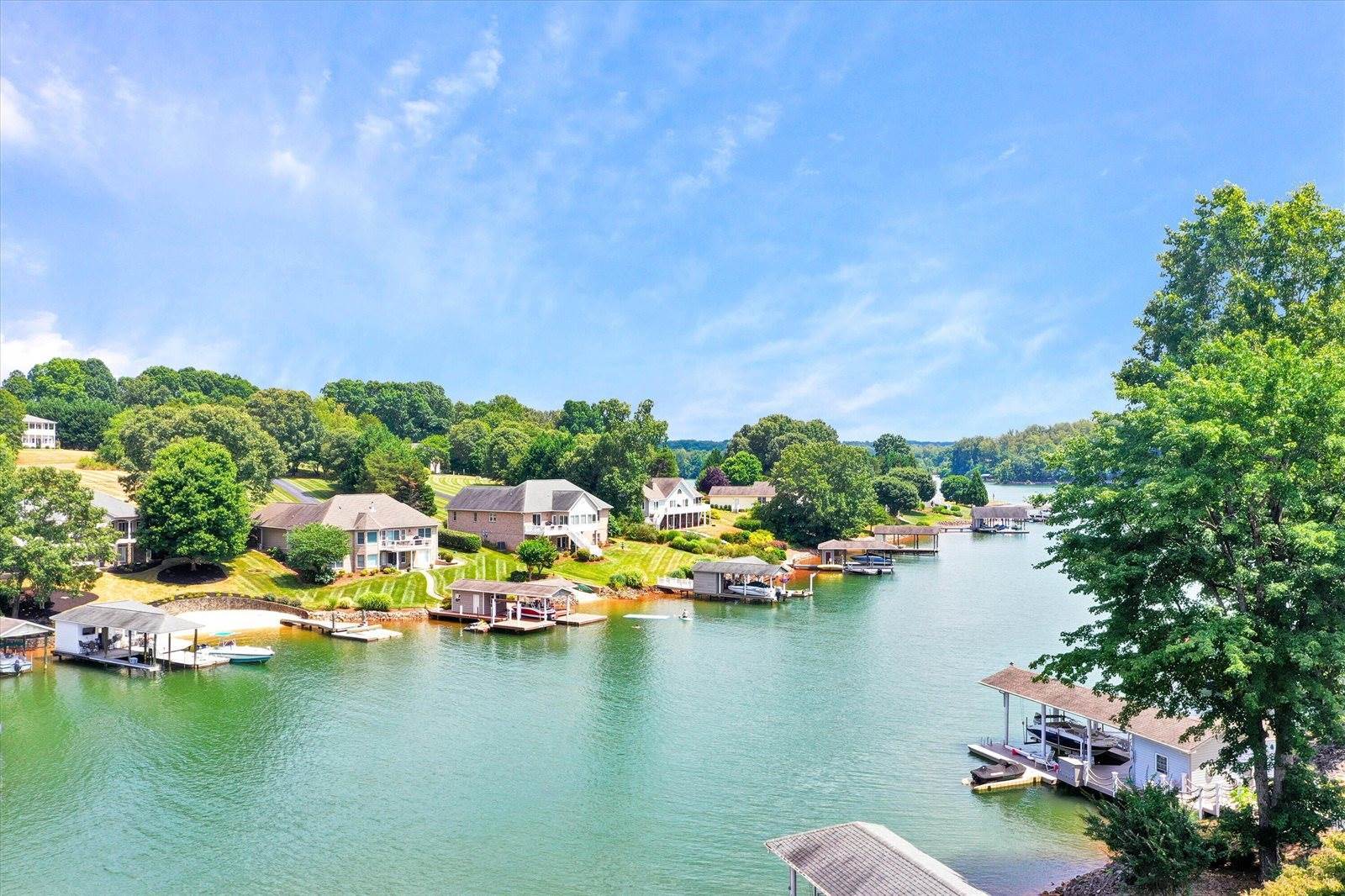 559 Boxwoodgreen Dr, Wirtz, VA 24184