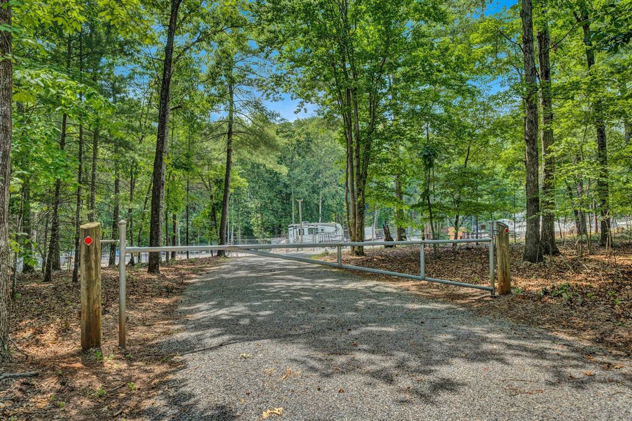 559 Boxwoodgreen Dr, Wirtz, VA 24184