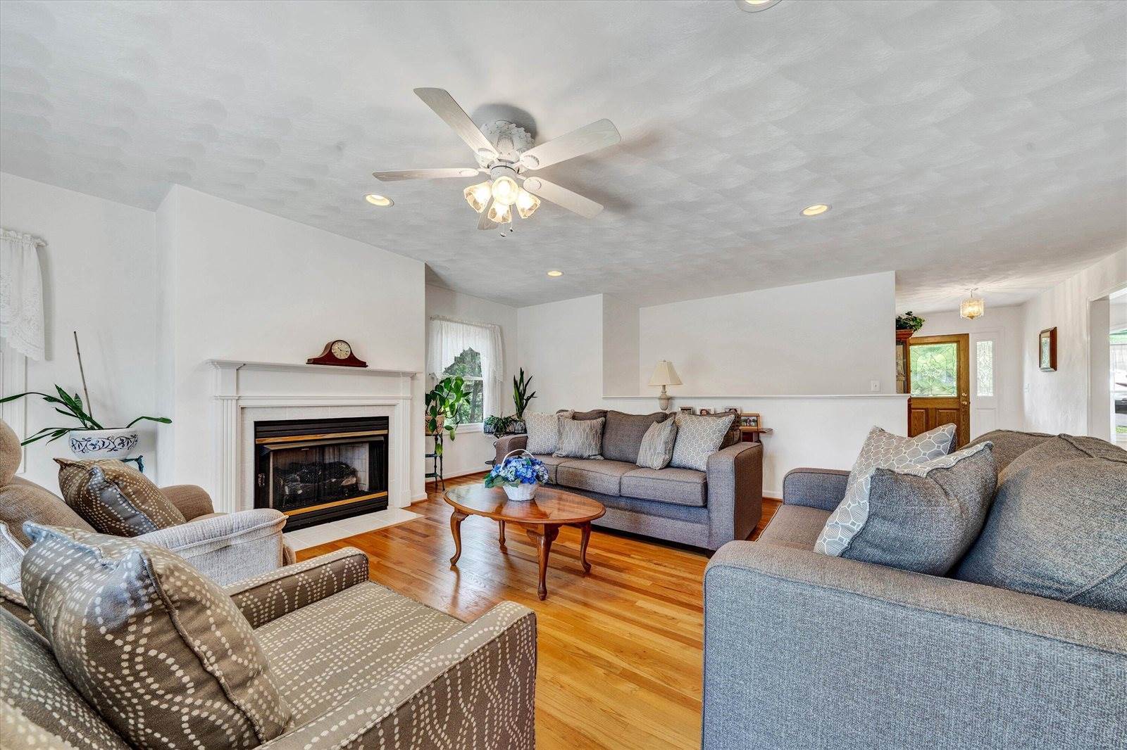 559 Boxwoodgreen Dr, Wirtz, VA 24184