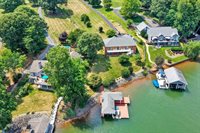 559 Boxwoodgreen Dr, Wirtz, VA 24184