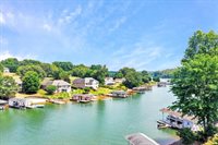 559 Boxwoodgreen Dr, Wirtz, VA 24184