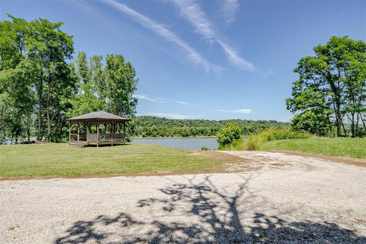 414 Russell Landing Road, Brandenburg, KY 40108