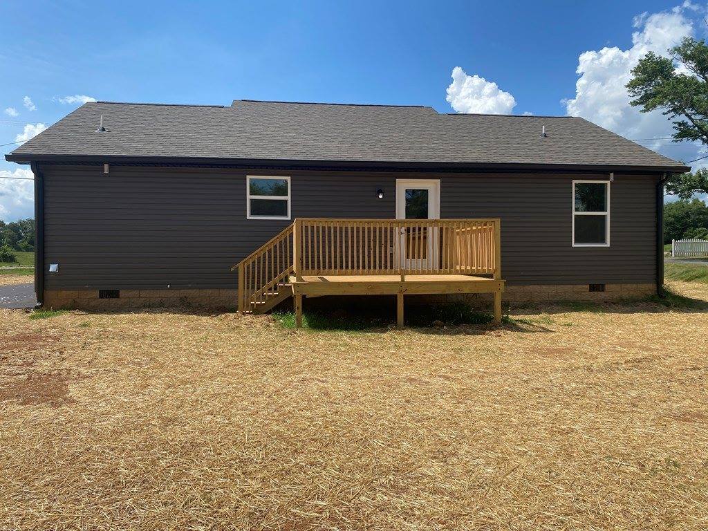 734 Millers Point Rd, Sparta, TN 38583