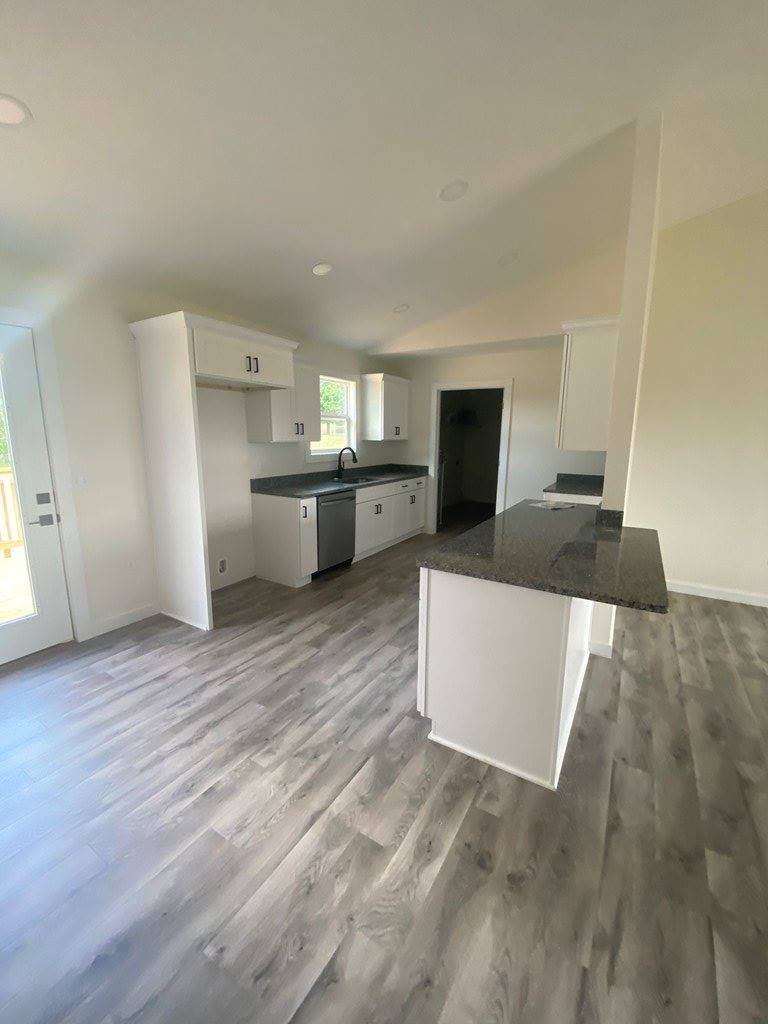 734 Millers Point Rd, Sparta, TN 38583