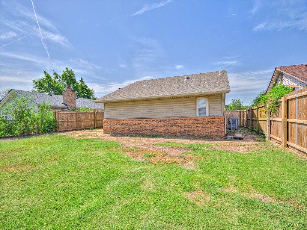 1810 West University Street, Shawnee, OK 74804