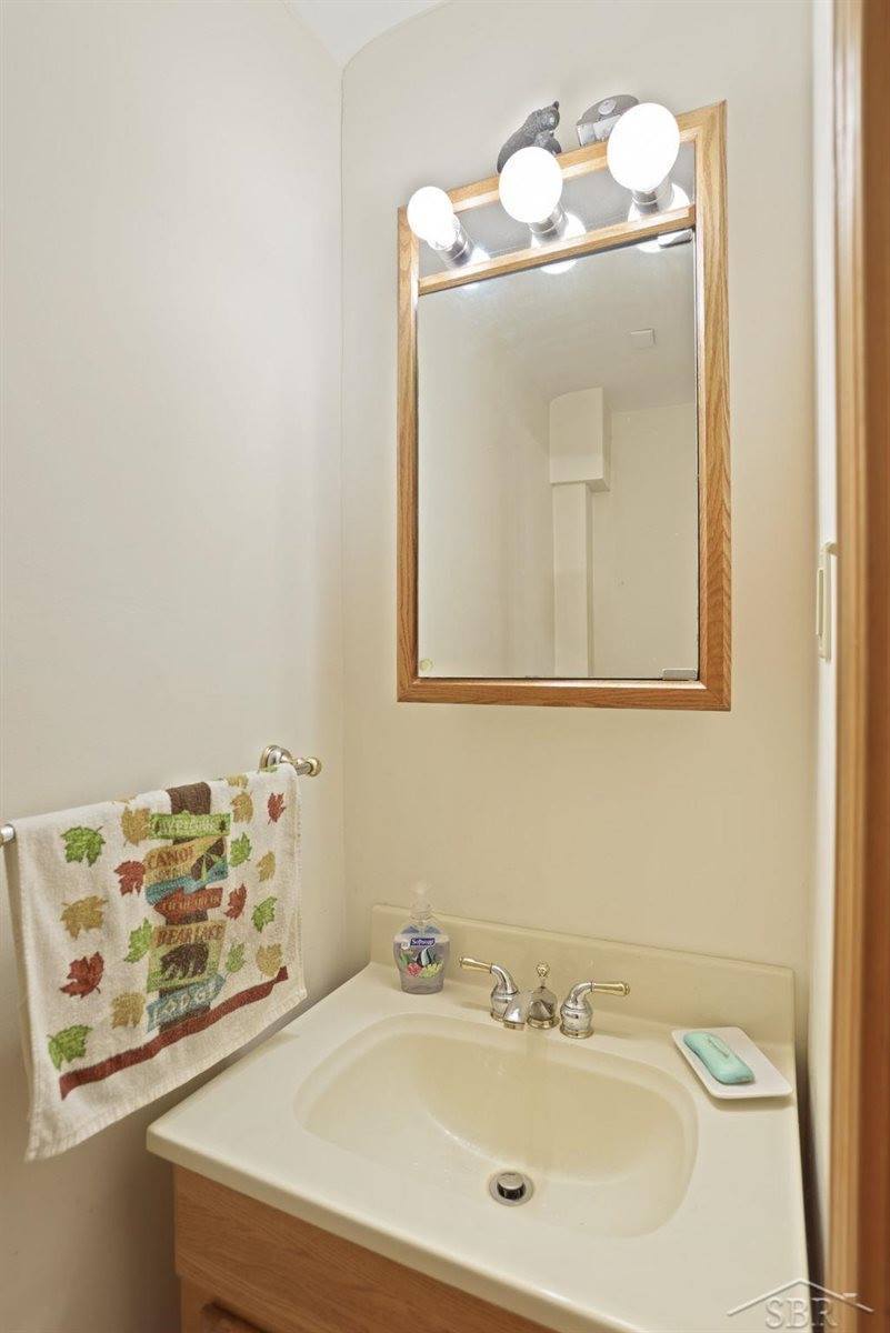 1449 Lathrup Avenue, Saginaw, MI 48638