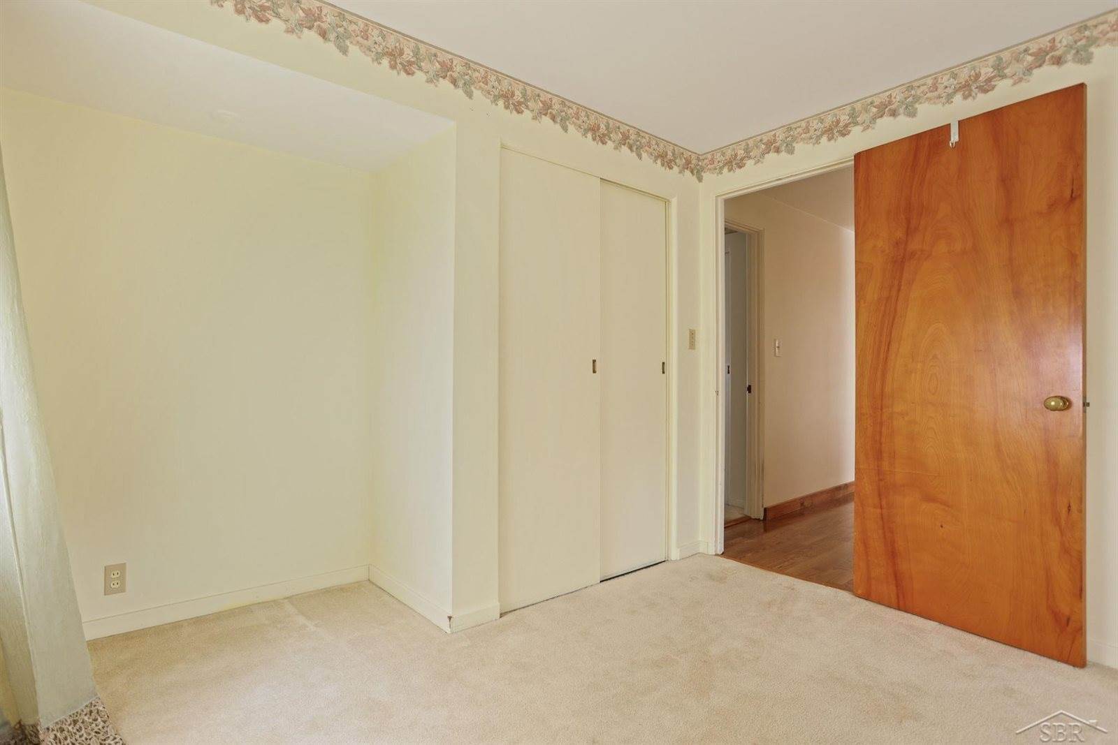 1449 Lathrup Avenue, Saginaw, MI 48638