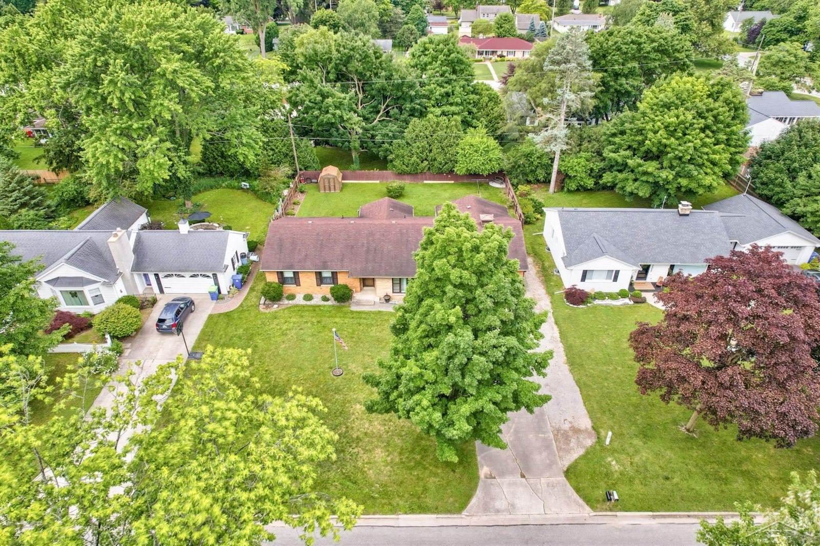 1449 Lathrup Avenue, Saginaw, MI 48638