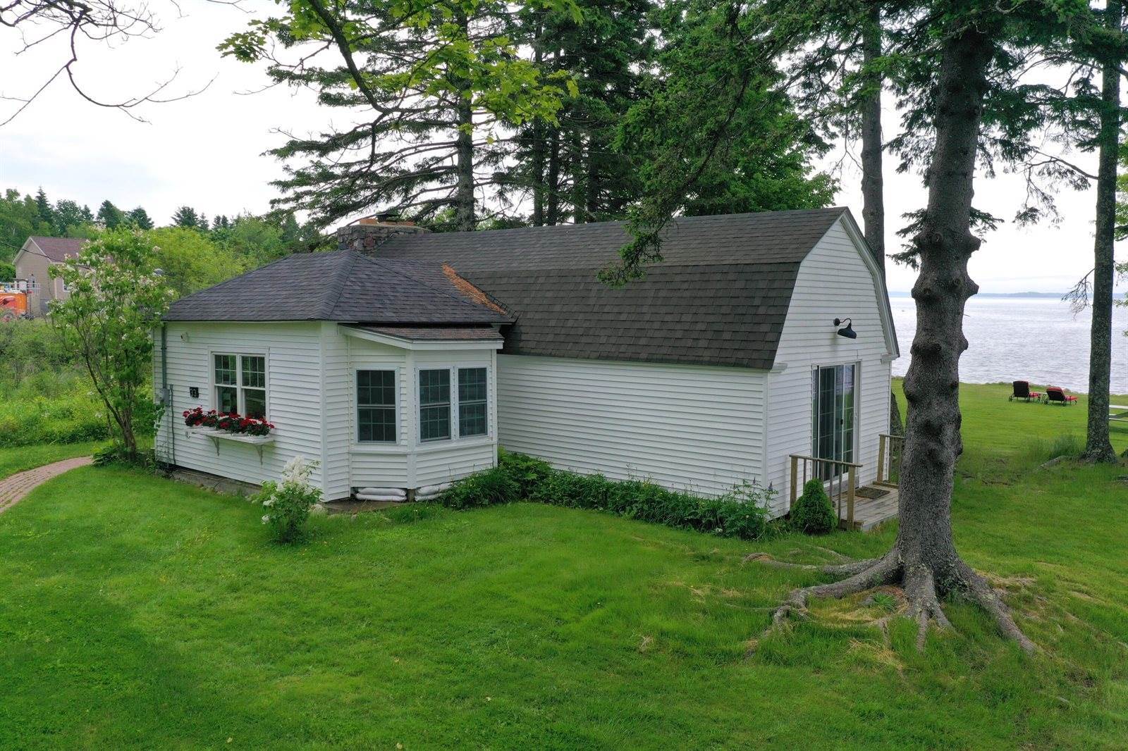 4 Isle View Way, Searsport, ME 04974