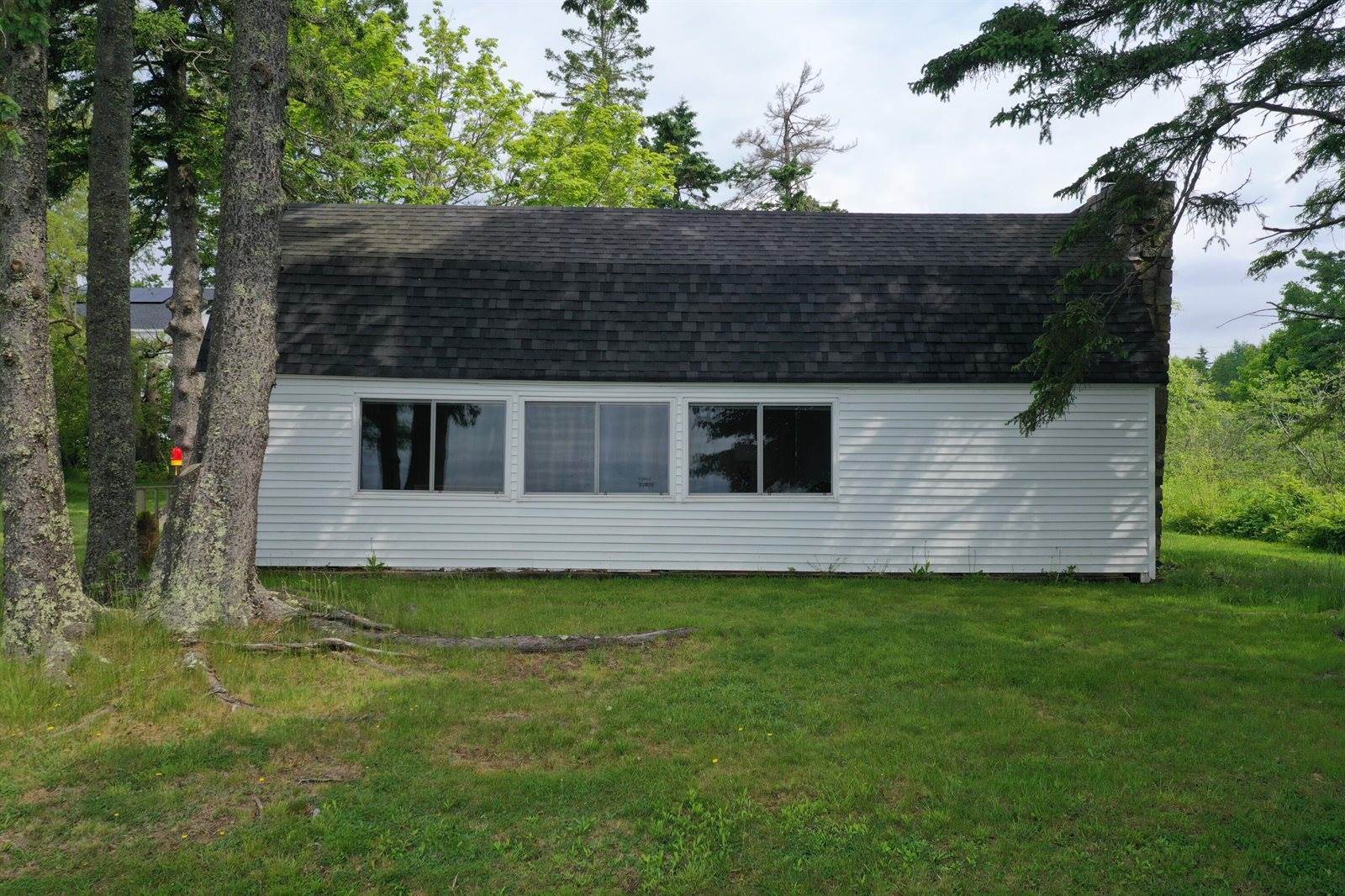 4 Isle View Way, Searsport, ME 04974