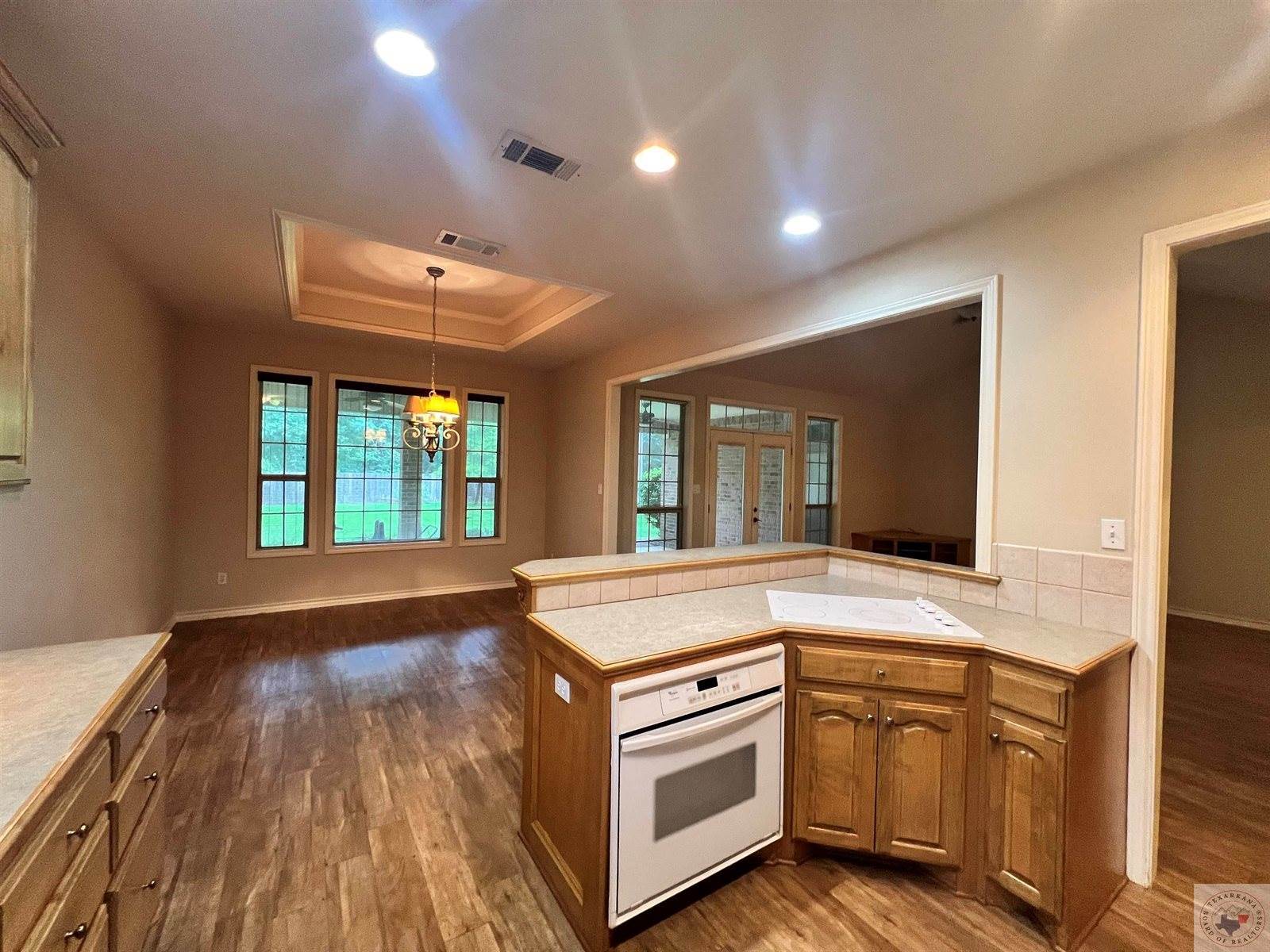 706 Boardwalk, Texarkana, TX 75501