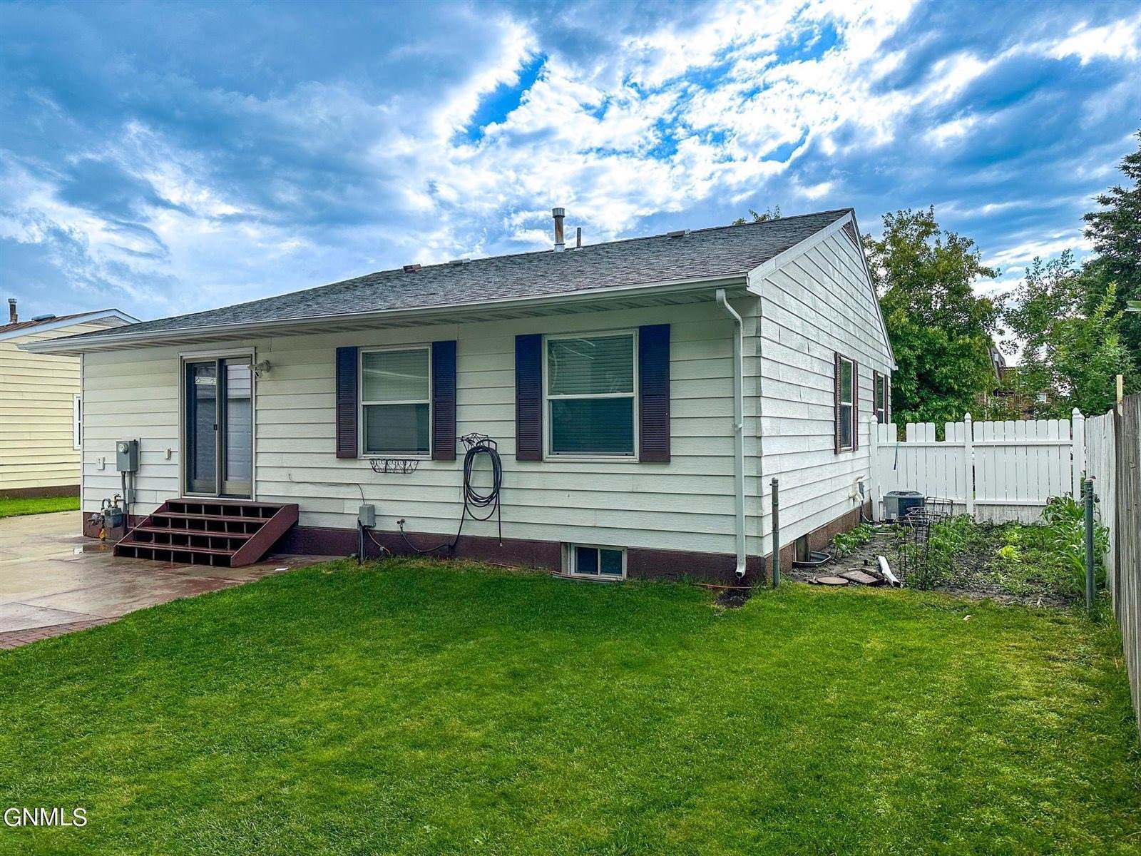 1031 Bozeman Drive, Bismarck, ND 58504