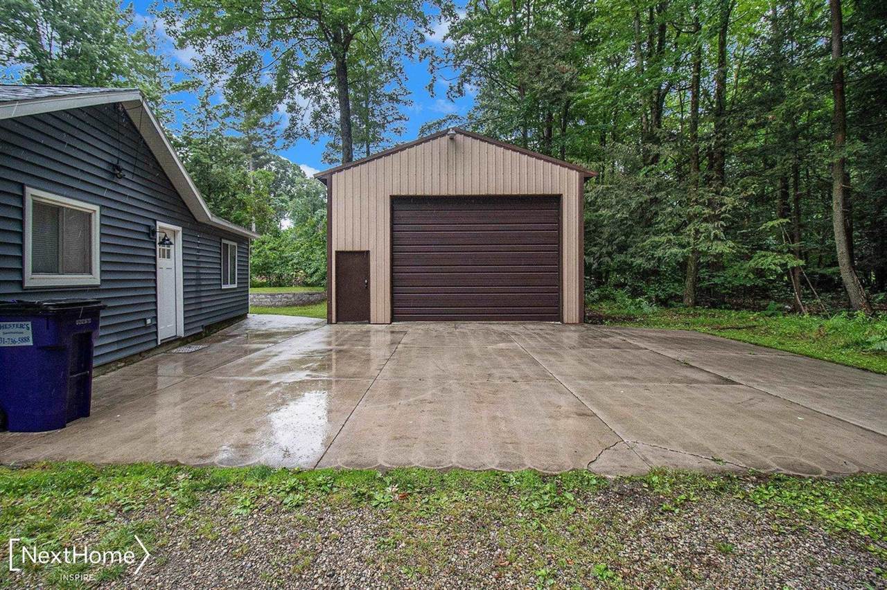 8653 W Duck Road, Mears, MI 49436