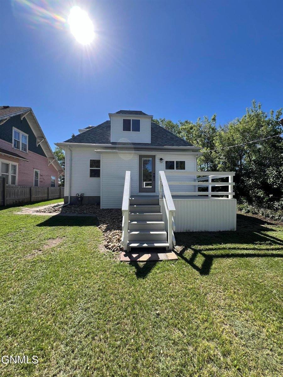 914 7th Avenue West, Williston, ND 58801