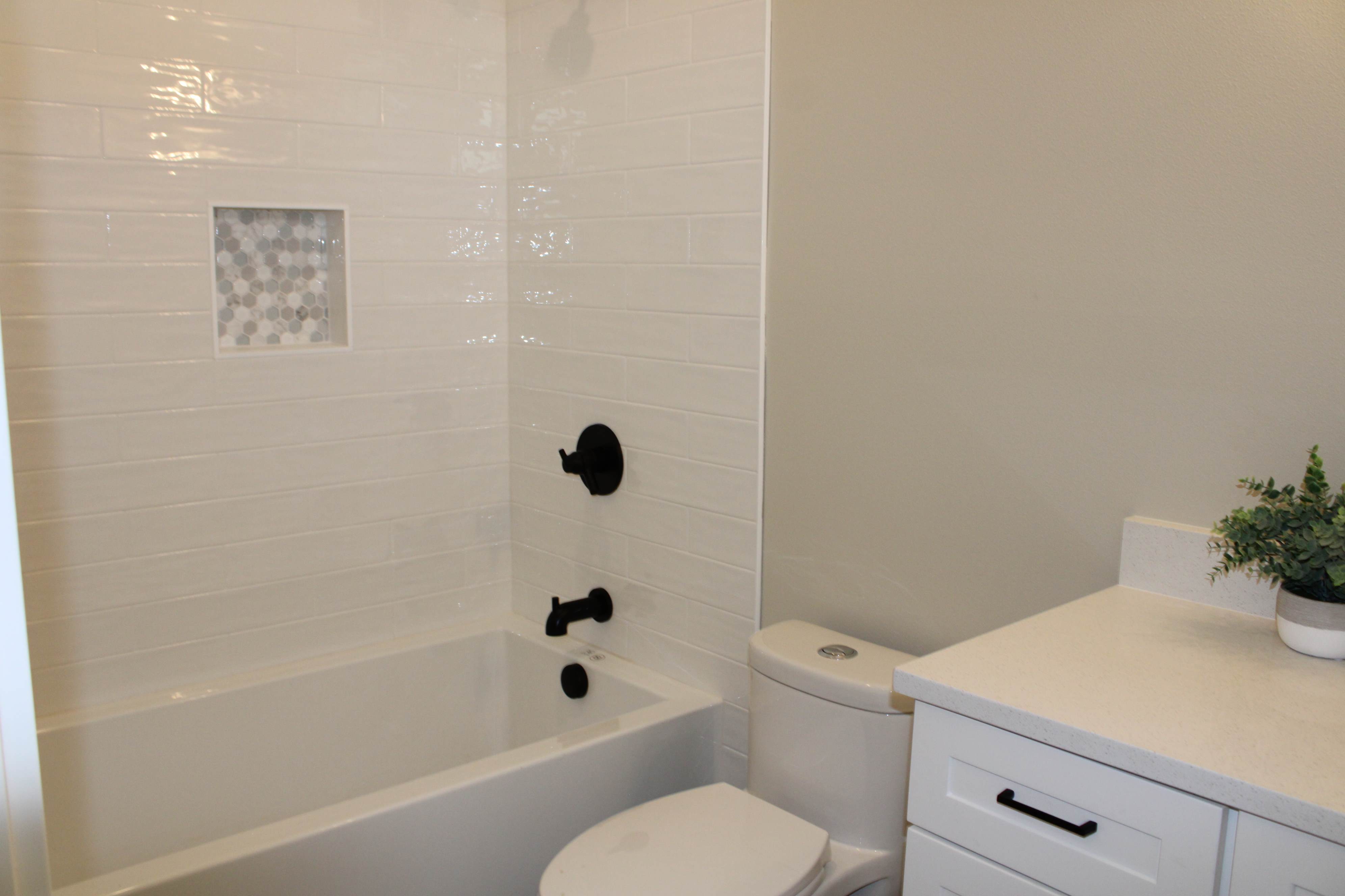 5145 Bay Ridge Ct, Bay City, OR 97107