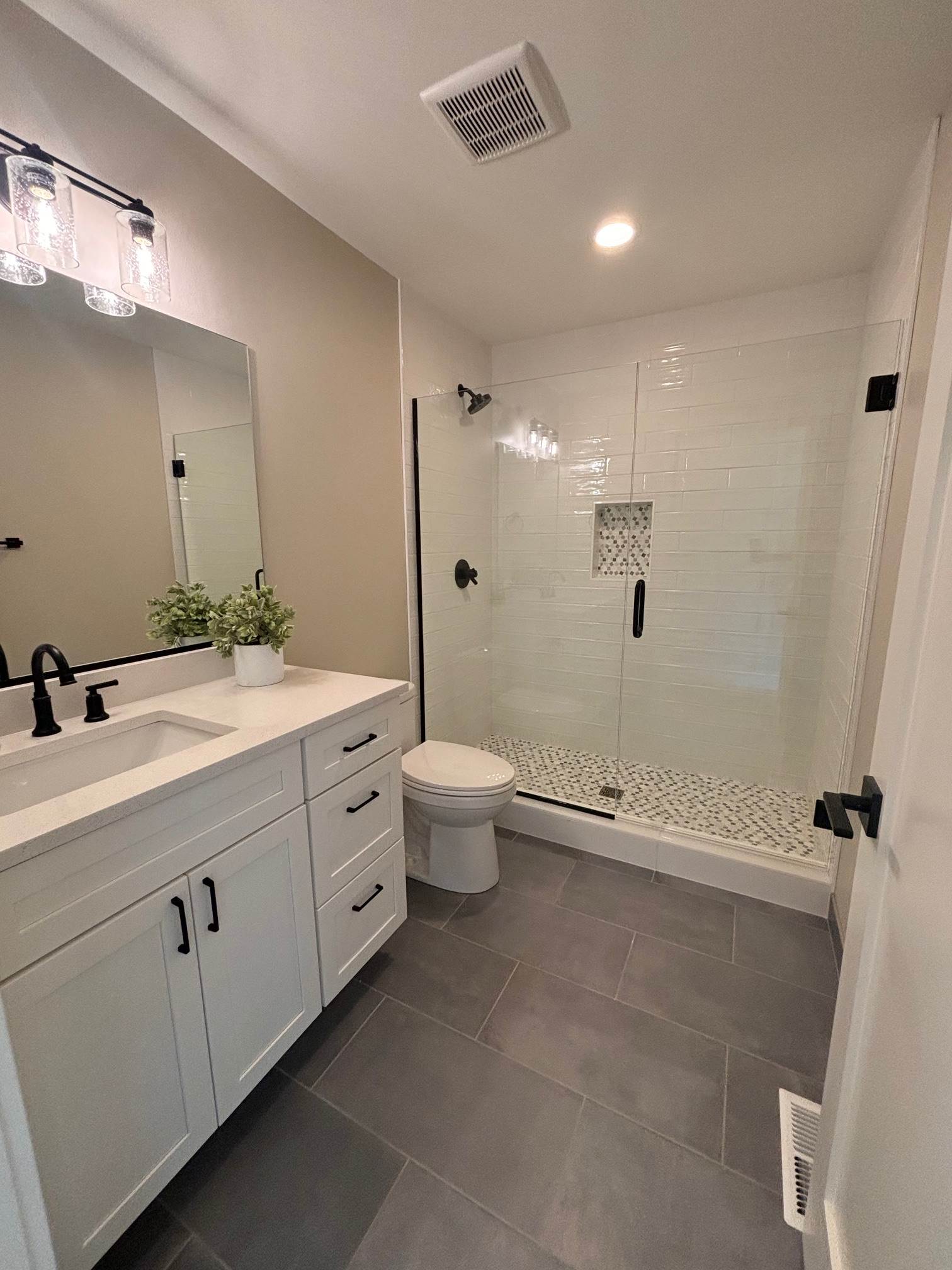 5145 Bay Ridge Ct, Bay City, OR 97107