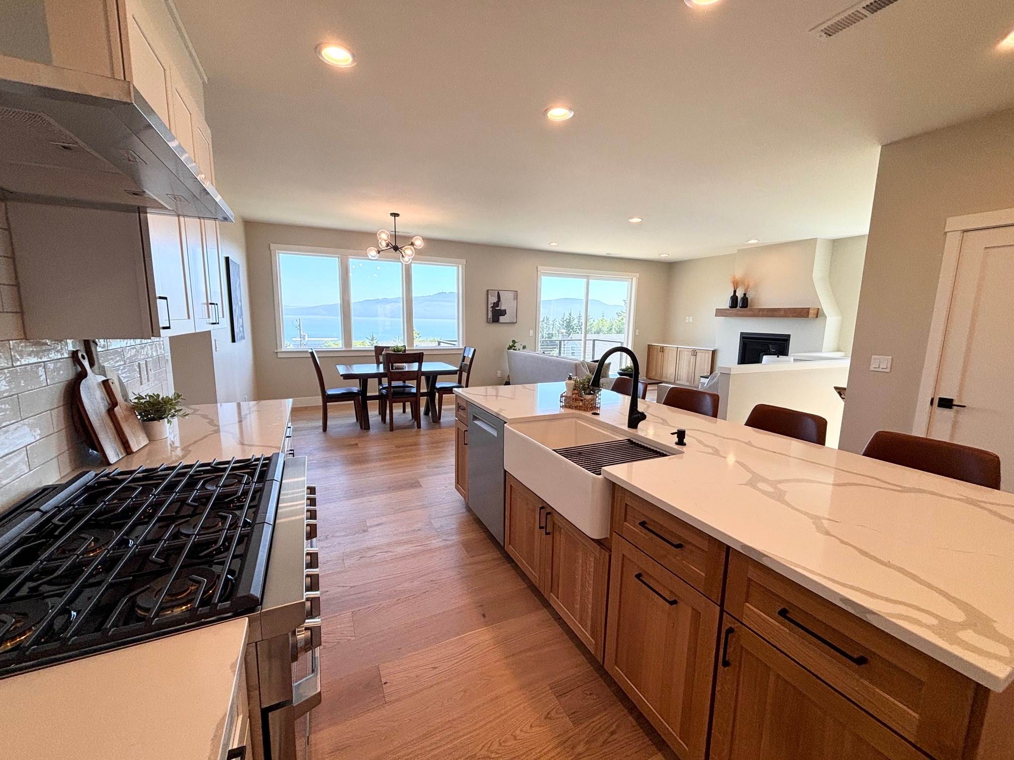 5145 Bay Ridge Ct, Bay City, OR 97107