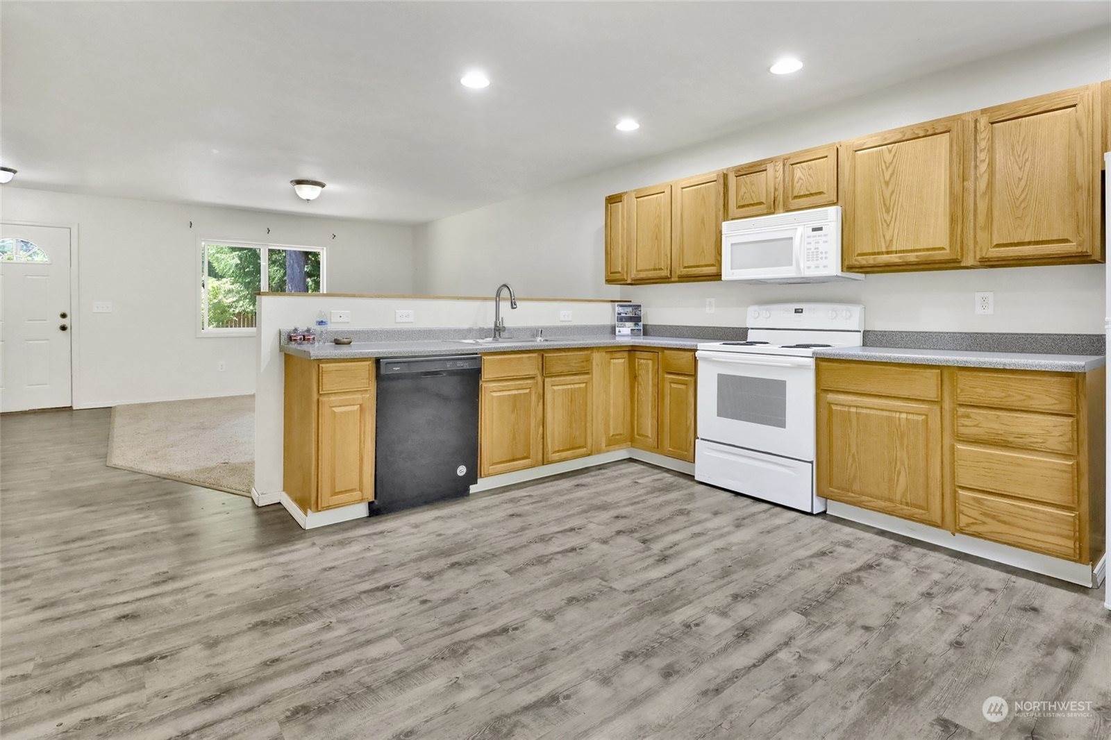 8344 Holly Lane, Maple Falls, WA 98266